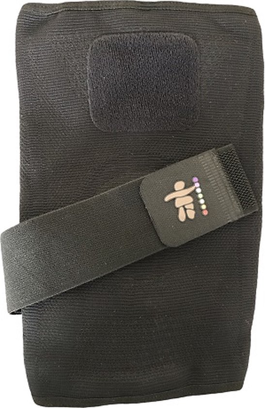 Zwarte kniebrace met klittenband en een klein logo met kleurenstippen.