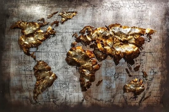 3D metalen schilderij van een wereldkaart met verweerde, roestkleurige continenten op een grijze achtergrond met landkaarten.