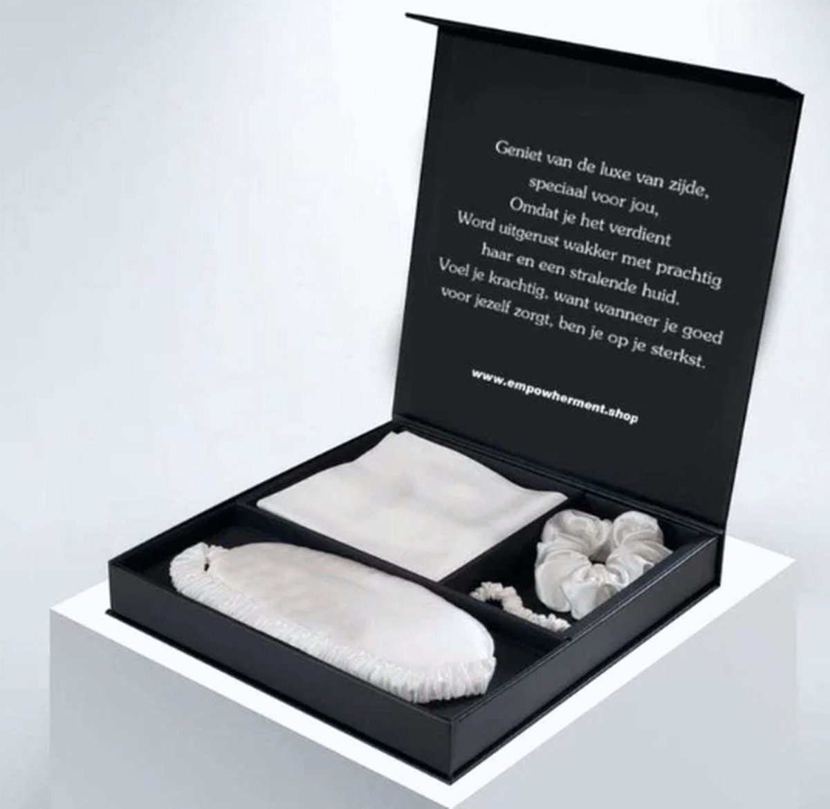 Goedkoopste Kerst Luxe Geschenkenset van 100 Moerbeizijde – Zijden Slaapmasker, Kussensloop en Scrunchie – Premium Cadeau voor Haar en Hem – De Anti-Ageing & Haarbescherming ivoor