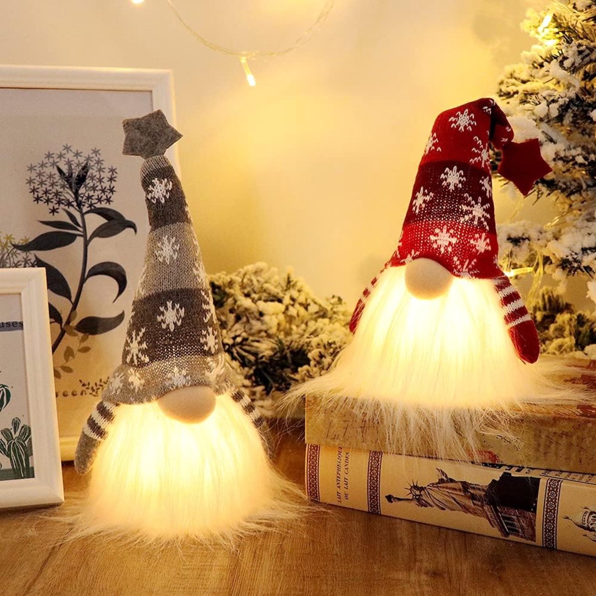 FLOOQ Gnoom Set 2 Stuks met Verlichting - Kerstbeelden & Figuren - Kerst Kabouter - Kerstdecoratie voor binnen - Kerstboomversiering - Gnomes