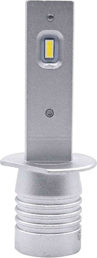 Zilverkleurige LED koplamp met schroefdraad en koelribben, geïsoleerd.