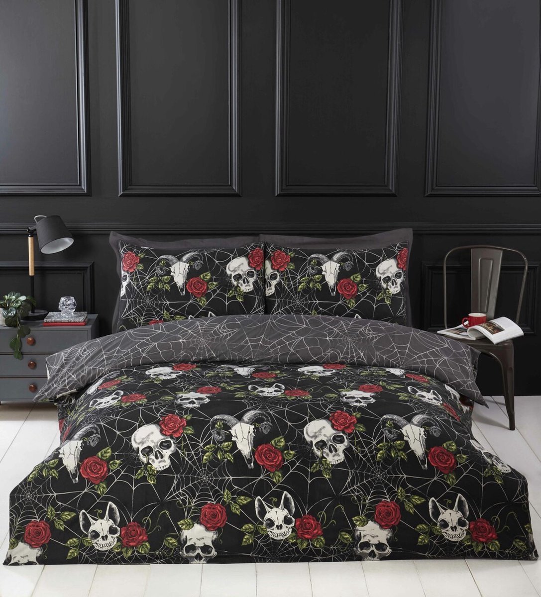 Skulls and Roses dekbedovertrek - eenpersoons met 1 kussensloop - Skulls & Roses dekbed - geschikt voor dekbed 140 x 200 cm.