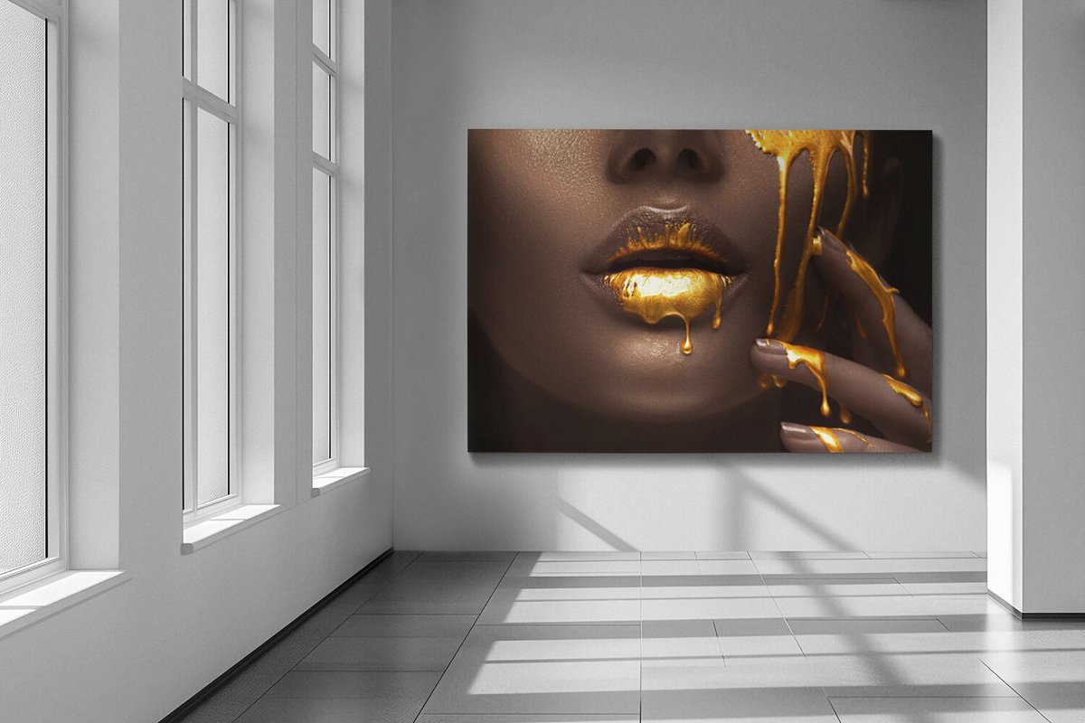 Canvas Schilderij - Vrouw - Gouden Lippen - Vrouw Gezicht - Zwart - Goud -120x80x2 cm