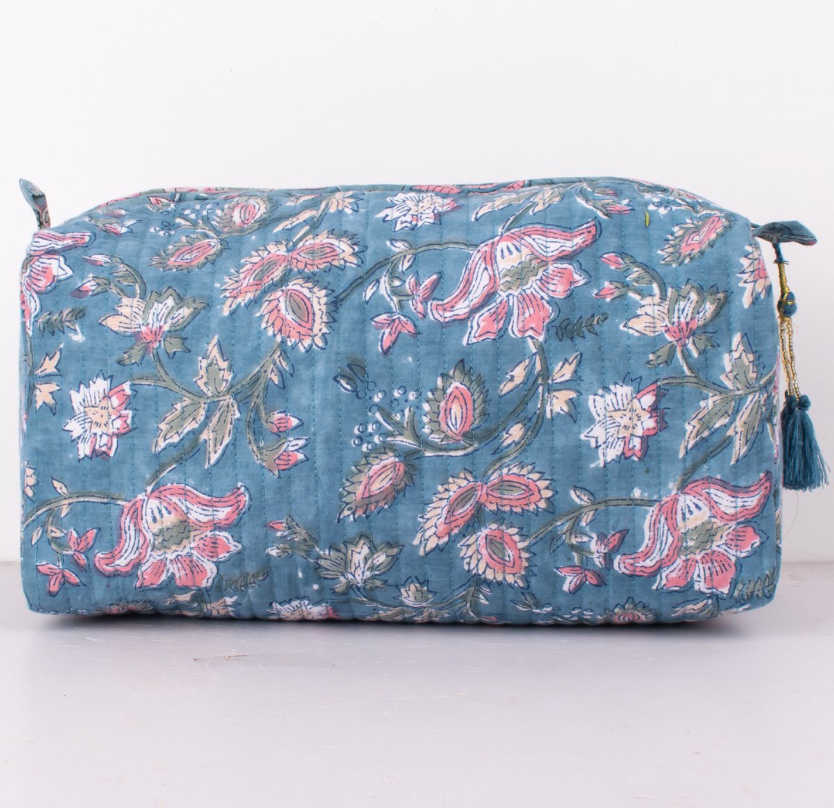 Bambooya make-up tas - Bohemian - Ibiza Style - Made in India - Tassel - Blauw met bloemen - Small ( 17 x 12 x 7 cm )