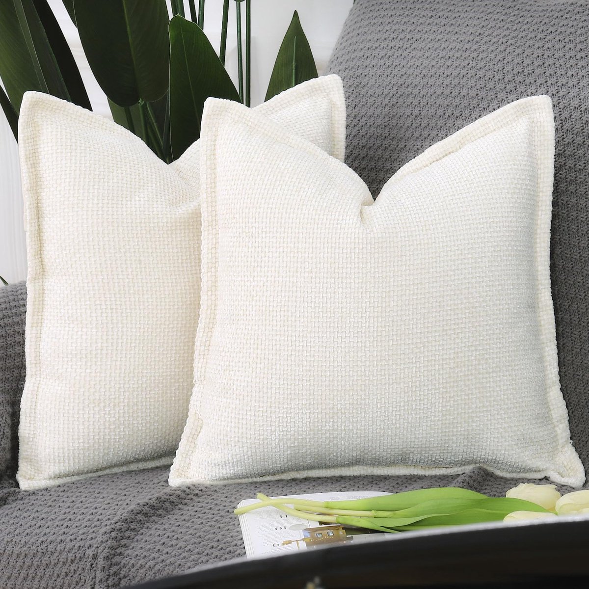 La'Moussawi ® Klassieke Set van 2 Luxe Chenille en Fluweel Kussenhoezen met Stijlvolle Rand, Crème, 45 x 45 cm