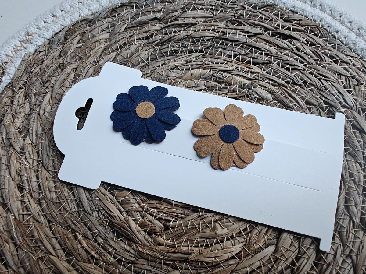 Antislip haarspeldjes Flower blue - kinderknipjes - Babyhaarclipjes - Kinderhaaraccessoires - Haarspeldjes - Haarknipjes meisje - Haarknipjes baby - Haaraccessoires meisjes - Haarspeldjes baby - Kinder haarspeldjes - Kinder haarclips