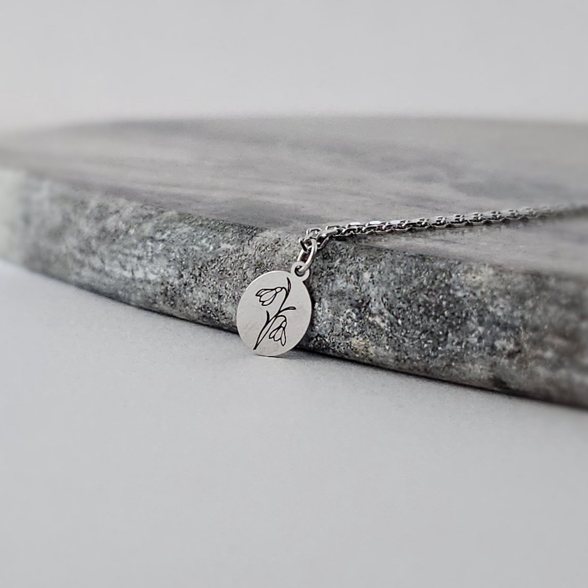 Ellen Life Jewelry | Januari Geboortebloem Kettingen - Zilver Gepersonaliseerd Keeting - Verjaardag Cadeau Vriendin & Vrouw - Geboortemaand Ketting met Hanger - Handgemaakte Sieraden