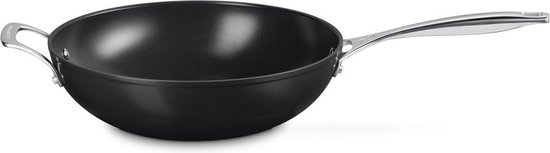 Le Creuset Essential Non-Stick Ceramic Wokpan - 30 cm Le Creuset Essential Non-Stick Ceramic Wokpan - 30 cm
