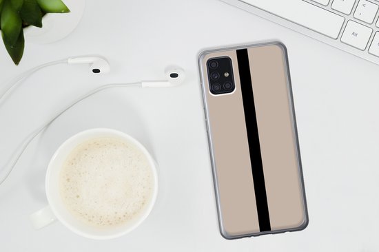 Telefoonhoesje Geschikt voor Samsung Galaxy A52 5G hoesje - Beige - Zwart - Streep - Minimalistisch - Siliconen Telefoonhoesje Telefoonhoesje
