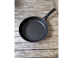 GSW braadpan 24 cm hoogwaardig aluminium anti aanbak multiple laag