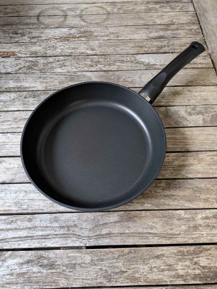GSW braadpan 24 cm hoogwaardig aluminium anti aanbak multiple laag