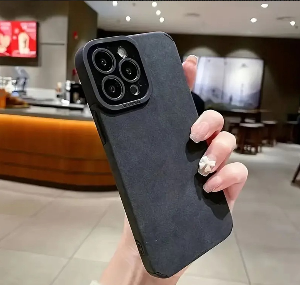 Back Cover iPhone 16 Pro - Zwart - Stijlvol Kunstlederen Hoesje - Duurzaam, Modern en Stevig