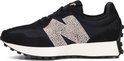 Zwarte New Balance 327 sneaker met beige luipaardprint N-logo op de zijkant en witte zool.