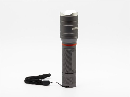 Grijze Nebo zaklamp met rode ring en polsband.