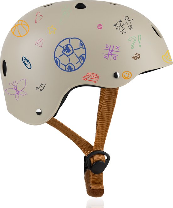 Lichtgrijze helm met bruine bandjes, versierd met kinderlijke tekeningen.