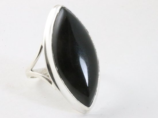Bague allongée en argent brillant avec onyx - taille 21