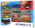 Hot Wheels 10 auto's verpakking met een groene muscle car, blauwe sedan, rode sportwagen en oranje futuristische auto's.