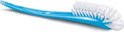Vue détaillée d'une brosse bleue pour biberon avec poils blancs.