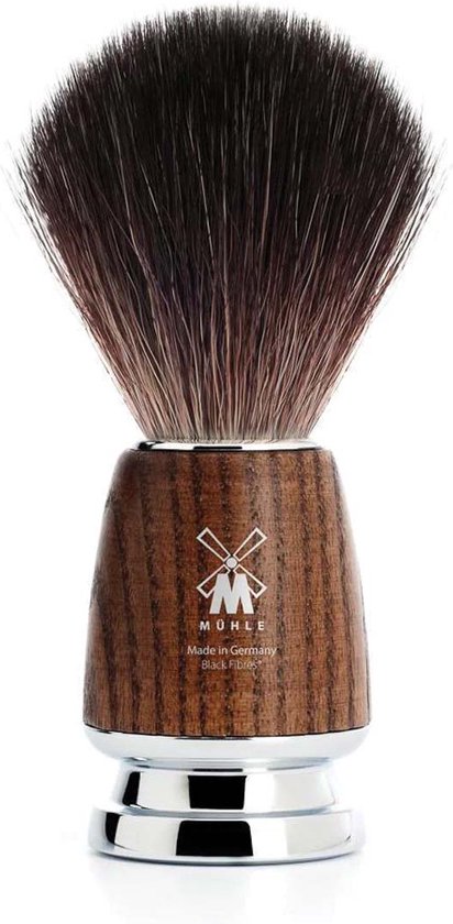 Scheerkwast met houten handvat en donkere haren.