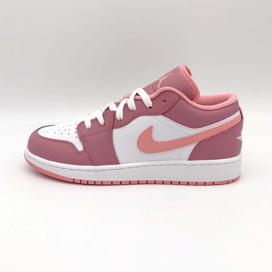 Air Jordan 1 Low 'Desert Berry' (GS) - maat EU40 - 553560-616 - roze - wit  - sneakers laag | bol