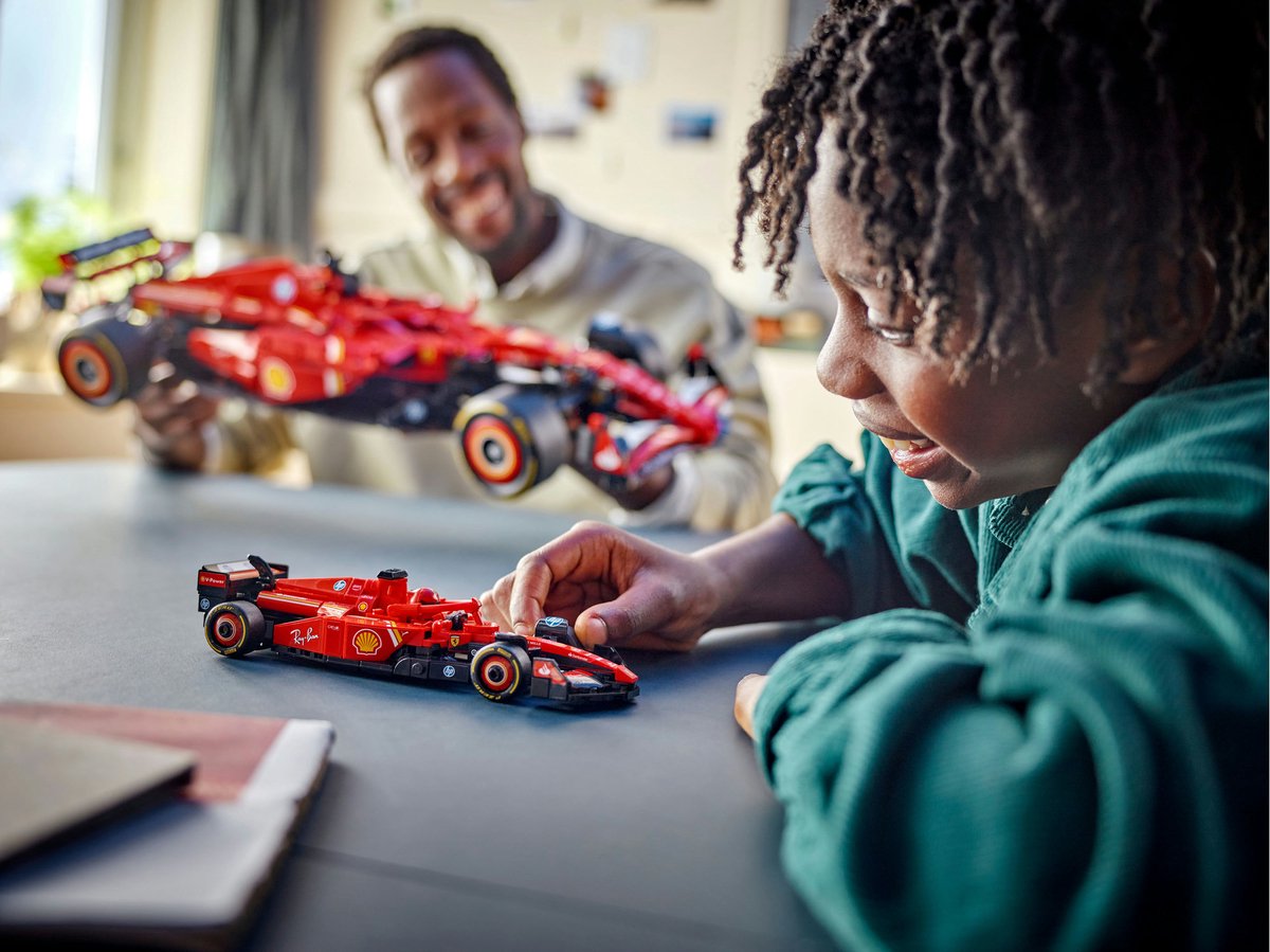 LEGO Technic - Ferrari SF-24 F1 auto - 42207 — afbeelding 6