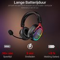 Zwarte gaming headset met rode accenten en RGB-verlichting. Batterijduur: 30+ uur, snelladen in 3 uur.