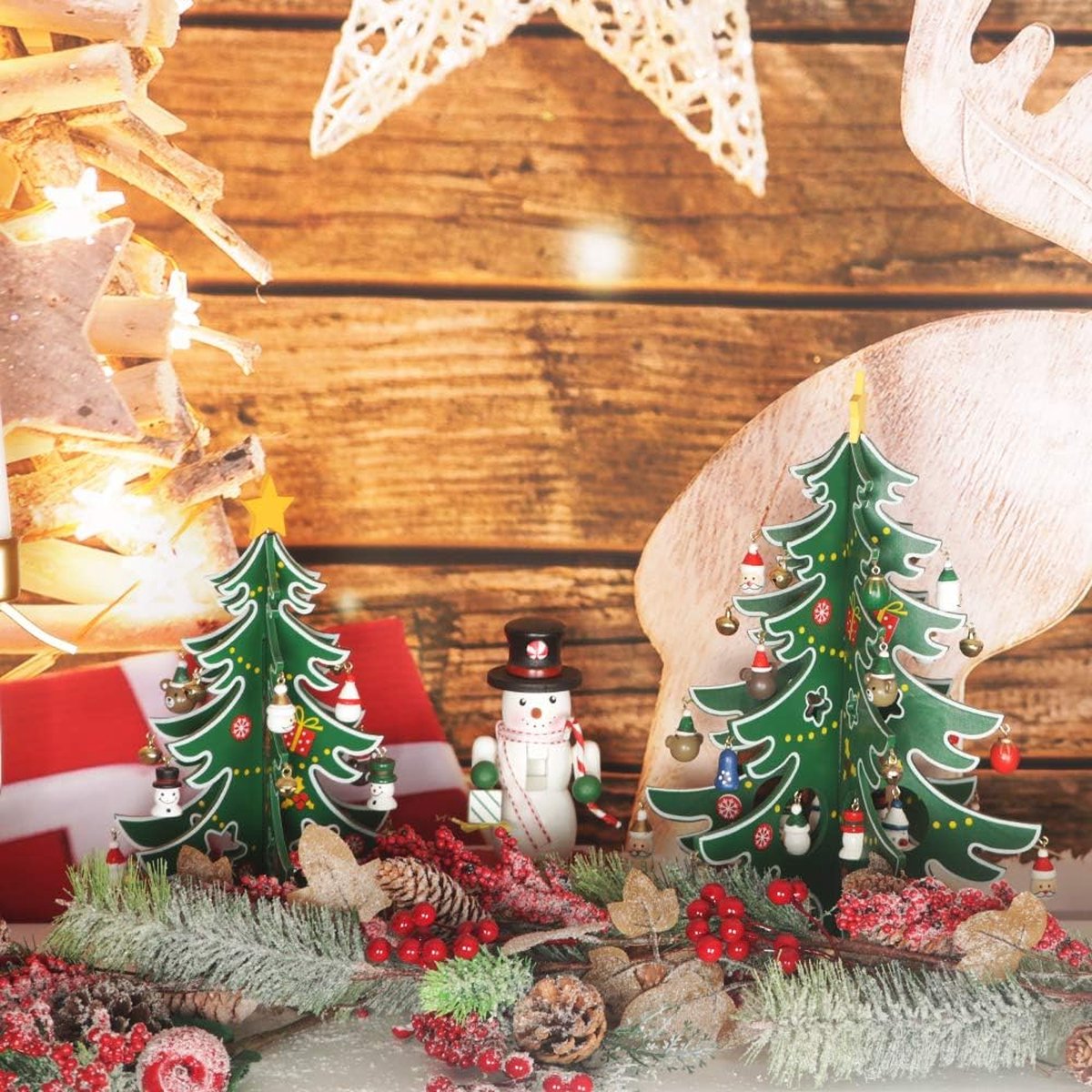 JINXIAN 20 stuks kunstmatige dennenboomtakken met 100 stuks kunstmatige rode hulstbessen kerstkrans maken benodigdheden kunstmatige dennennaalden takken voor doe-het-zelf ambachten kerstdecoraties