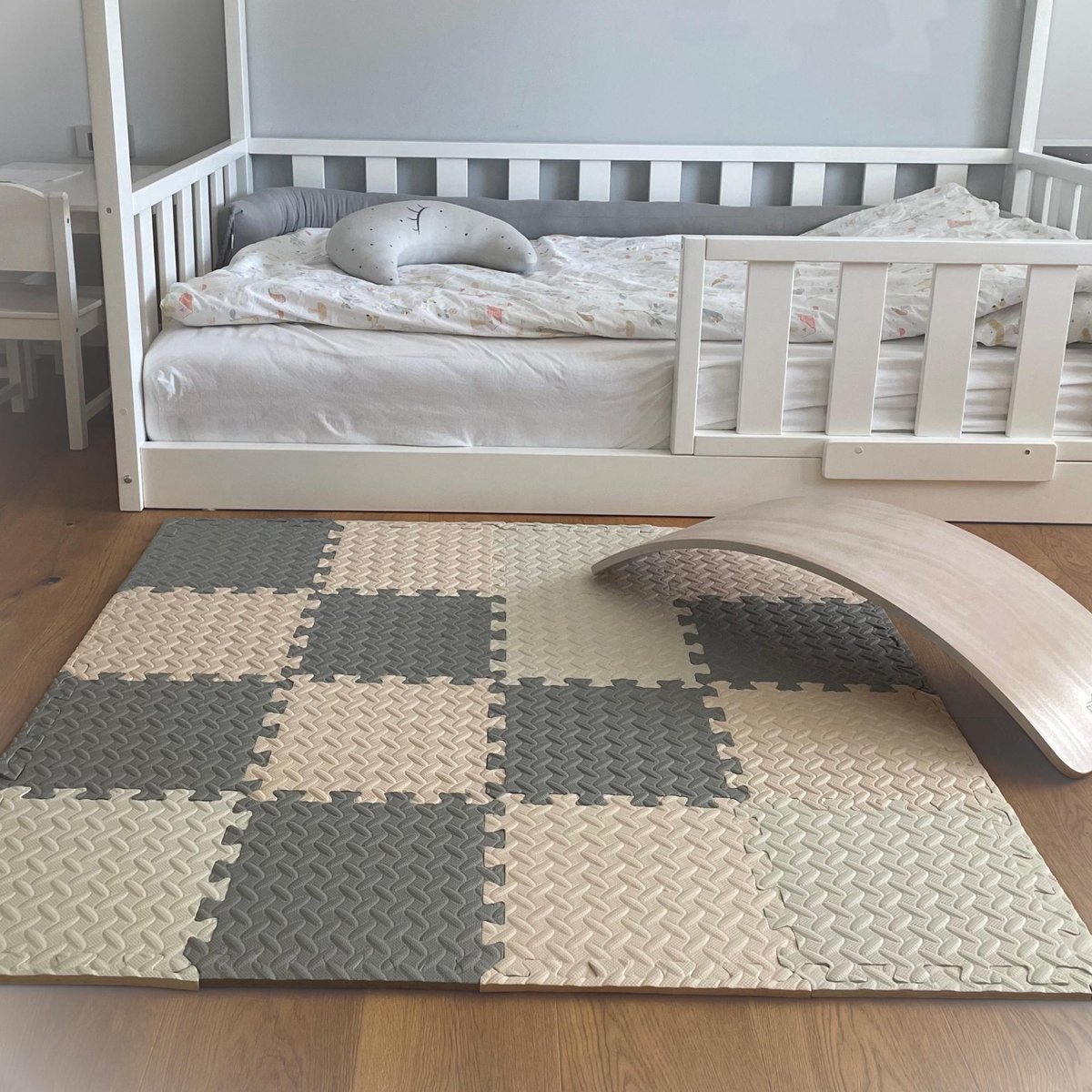 Jojoy - Speeltegels - Speelmat Foam - Speelmat Tegels - Vloerpuzzel Foam - Foam Tegels - Foam Mat - 120x120 cm - 18 Stuks - KIDKOOL PUZZLEMAT