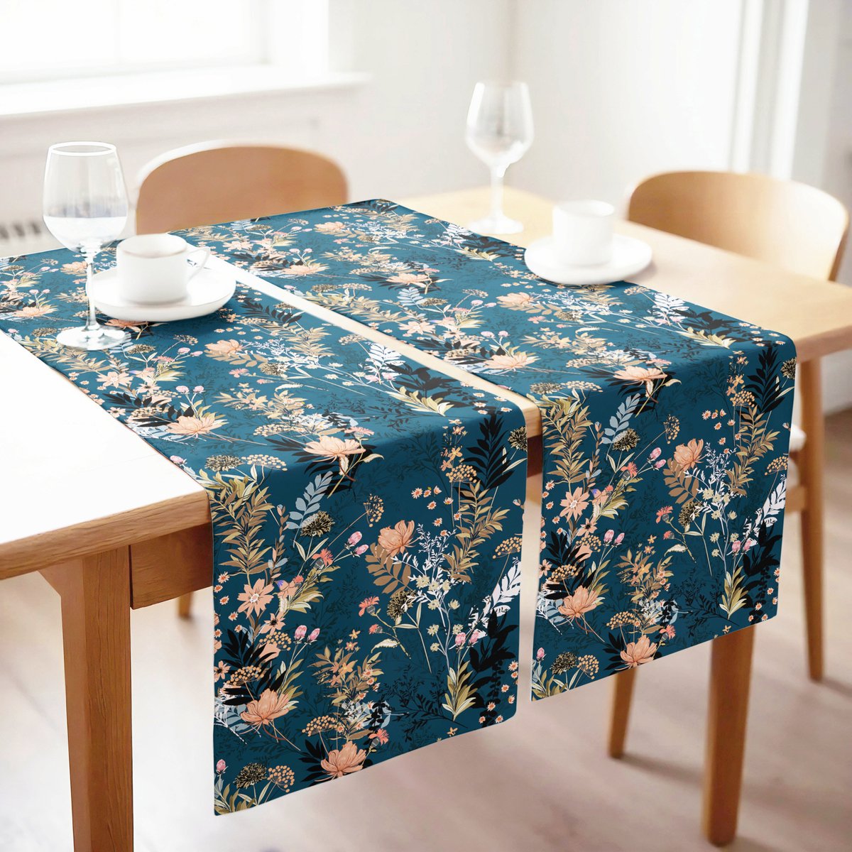 Bedrukt Velvet textiel Tafelloper set van 2 - 45x140 - Bloemen op Donkerblauw