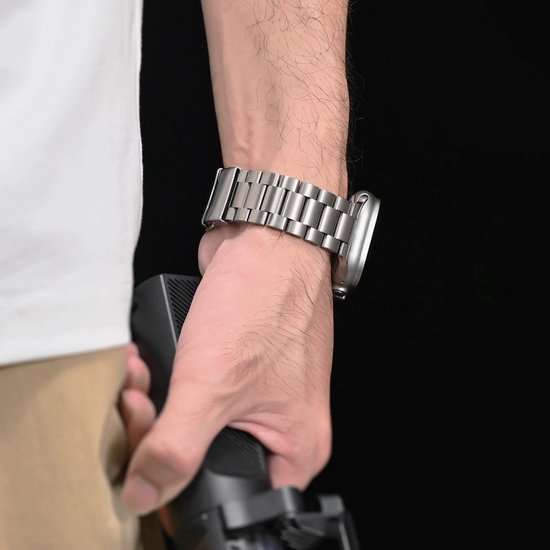 Bracelet réglable en métal titane FFO2World – Argent – ​​Design Classique , ultraléger et hypoallergénique, avec fermoir de sécurité. Compatible avec Apple Watch 49 mm, 46 mm, 45 mm, 44 mm, 42 mm (série 1/2/3), iWatch SE, série 10-1, Ultra 1/2