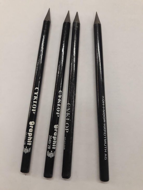 3 crayons graphite avec bout trempé, bois teinté noir