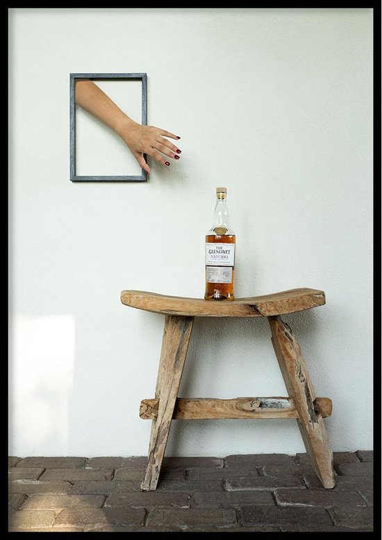 Poster Sneaky Whiskey - 30x40cm met Fotolijst – Abstract Poster – Ingelijst