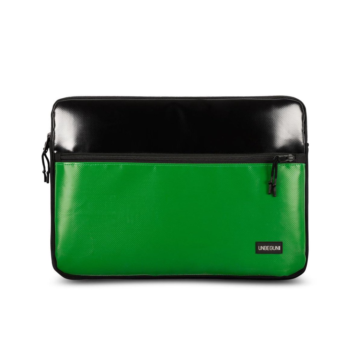 MacBook Pro 13 inch case met voorvak (van gerecycled materiaal) - Zwart/groene laptop sleeve voor nieuwe MacBook Pro 13 inch (2025/2026)