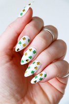 Saint Patrick's day klavertje vier in goud en groen nagel decals - nagelproducten - nageldecals - nail art - nail stickers - nagel stickers