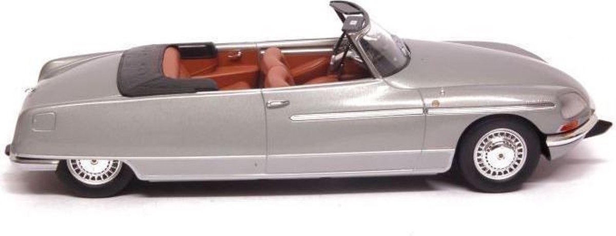 Citroën DS21 Palm Beach 1968 1:18 Norev