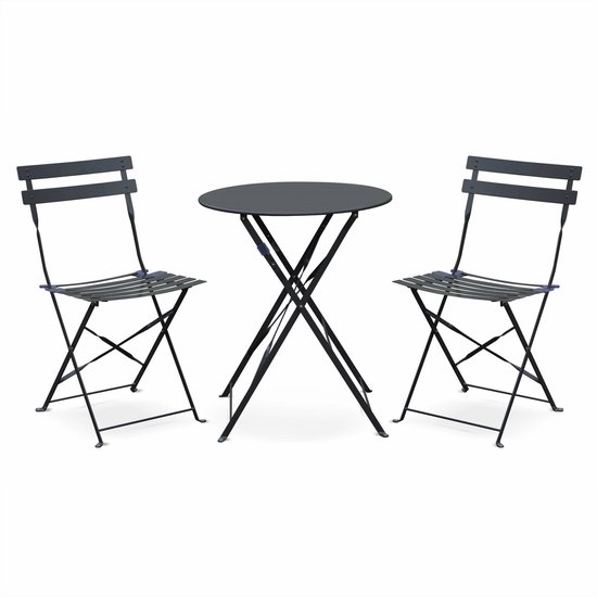 Donkergrijze, ronde, inklapbare bistrotafel met twee identieke stoelen, gemaakt van gepoedercoat staal.