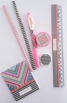 ACCESSORIZE LONDON STATIONERY - 8-DELIG - PEN LINIAAL POTLODEN GUM PUNTENSLIJPER NOTITIEBLOKJE DOORZICHTIGE ETUI