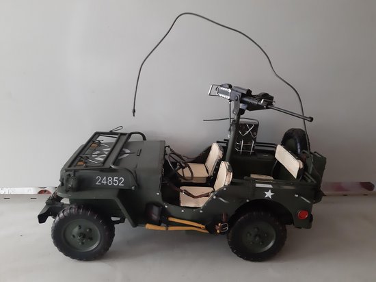 Véhicule militaire miniature : char, avion, jeep | Collect World