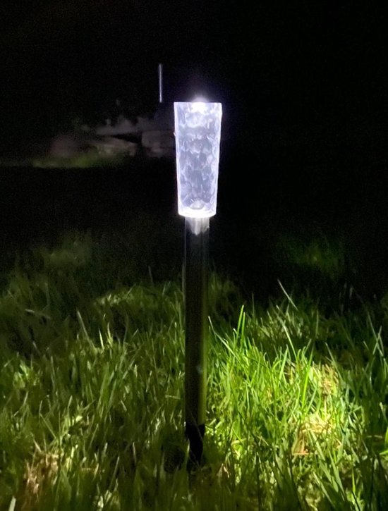 Solar led tuinlamp - Solar powered Lamp - Automatisch aan in het donker -  Oplaadbare... | bol.com