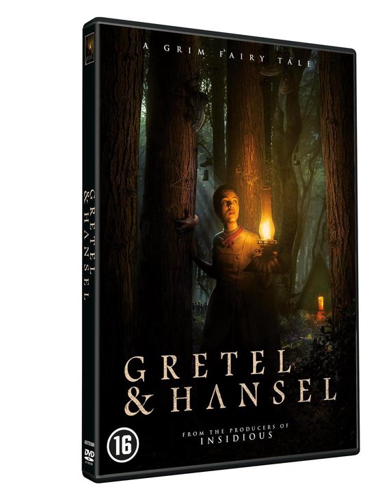 De DVD-hoes van GRETEL & HANSEL, met een jong meisje met een lamp in een donker bos.