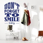 Muursticker Don’t Forget To Smile Today - Donkerblauw - 53 x 80 cm - woonkamer engelse teksten