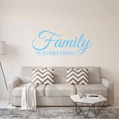 Muursticker Family Is Everything - Lichtblauw - 80 x 33 cm - taal - engelse teksten alle muurstickers woonkamer