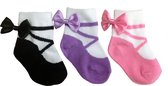 Baby Emporio-Ballerinas: 3 paar sokjes voor baby meisje 0-12 maanden. Satijnen strikjes -Anti slip zooltjes-Kraamcadeau-Baby shower-Cadeau verpakking