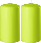 2x Lime groene cilinderkaarsen/stompkaarsen 6 x 8 cm 27 branduren - Geurloze kaarsen lime groen - Woondecoraties