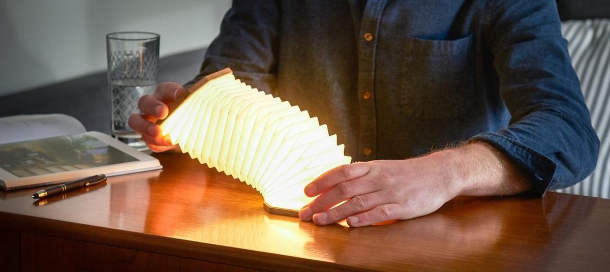Gingko Smart Accordeon Lamp - bamboe
