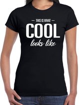 This is what  Cool looks like fun tekst t-shirt zwart dames S