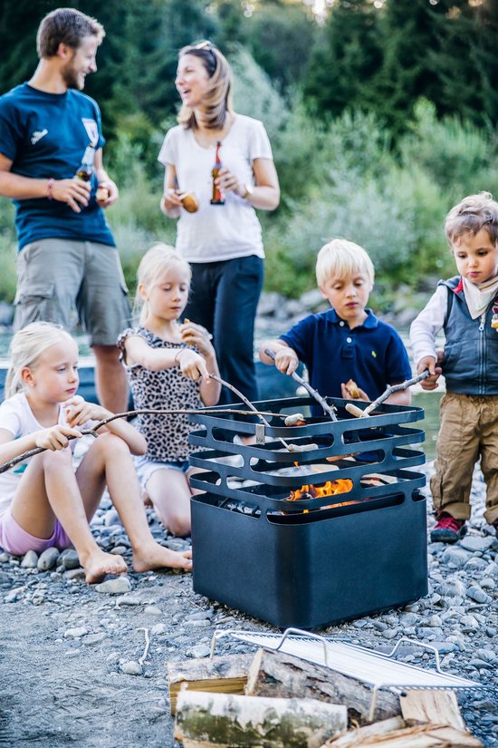 höfats CUBE Grillrooster verandert de CUBE-vuurkorf in een barbecue, in hoogte verstelbaar om de grilltemperatuur te regelen, van roestvrij staal — afbeelding 5