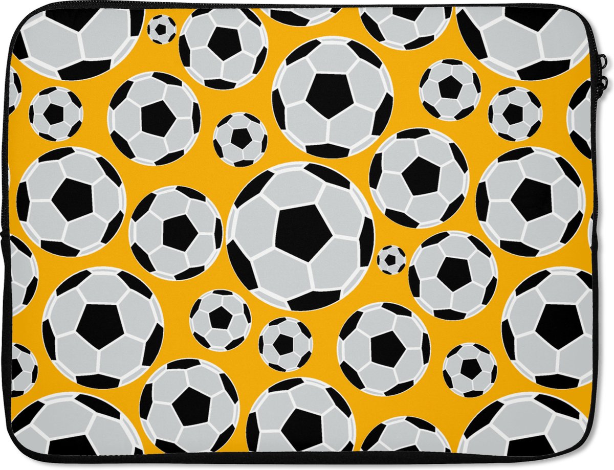 Laptophoes 17 inch - Patronen - Sport - Voetbal - Jongens - Kinderen - Kids - Jongen - Laptop sleeve - Binnenmaat 41x28 cm - Zwarte achterkant