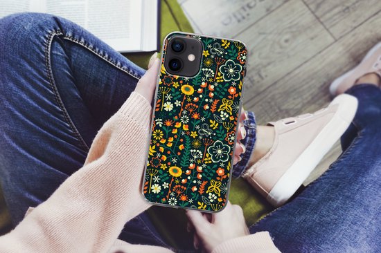 Coque iPhone 12 - Filles - Papillon - Plantes - Motifs - Coque de téléphone en Siliconen -
