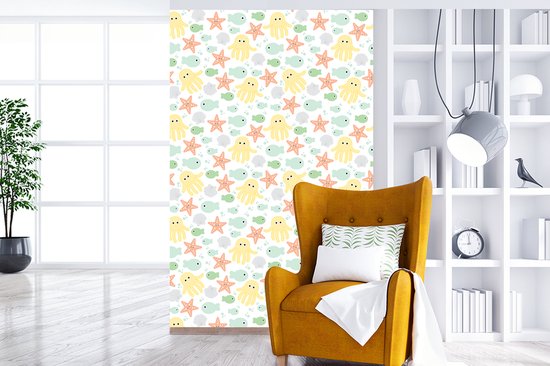 Behang - Fotobehang Zeedieren - Baby - Schelpen - Breedte 140 cm x hoogte 220 cm